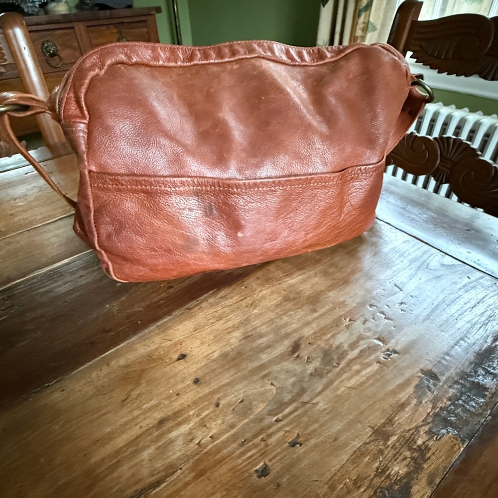 Unisex Leather Large Messenger Bag - Picture 11 of 16